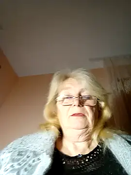 Snapshot of AmyLove353 chatting on November 12, 2025, 8:23 pm AmyLove353 online show from November 12, 2025, 8:23 pm