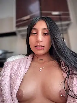 Snapshot of Violeet-Smith chatting on March 9, 2026, 10:24 pm Violeet-Smith online show from March 9, 2026, 10:24 pm