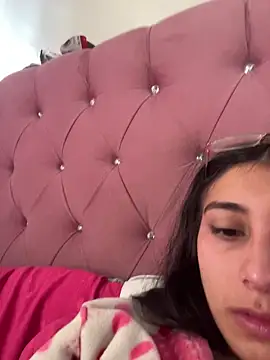 Snapshot of Violeet-Smith chatting on February 21, 2026, 12:18 pm Violeet-Smith online show from February 21, 2026, 12:18 pm