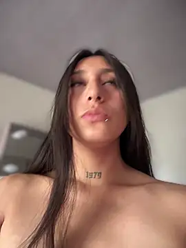 Snapshot of Violeet-Smith chatting on March 17, 2026, 4:32 pm Violeet-Smith online show from March 17, 2026, 4:32 pm