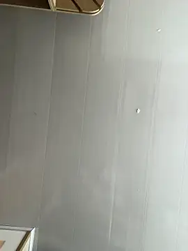 Snapshot of Violeet-Smith chatting on December 17, 2025, 4:34 pm Violeet-Smith online show from December 17, 2025, 4:34 pm