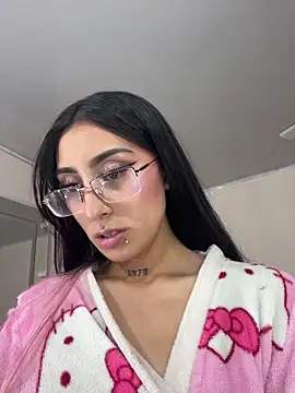 Snapshot of Violeet-Smith chatting on November 20, 2025, 9:36 pm Violeet-Smith online show from November 20, 2025, 9:36 pm