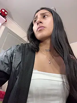 Snapshot of Violeet-Smith chatting on November 25, 2025, 6:30 pm Violeet-Smith online show from November 25, 2025, 6:30 pm