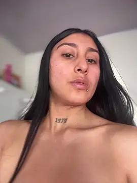 Snapshot of Violeet-Smith chatting on March 31, 2026, 3:36 pm Violeet-Smith online show from March 31, 2026, 3:36 pm