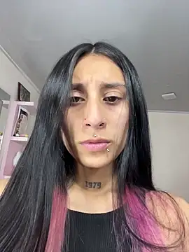 Snapshot of Violeet-Smith chatting on November 18, 2025, 11:15 pm Violeet-Smith online show from November 18, 2025, 11:15 pm