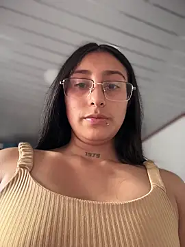 Snapshot of Violeet-Smith chatting on April 2, 2026, 5:19 pm Violeet-Smith online show from April 2, 2026, 5:19 pm