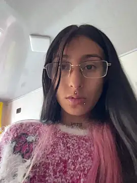 Snapshot of Violeet-Smith chatting on November 30, 2025, 5:47 pm Violeet-Smith online show from November 30, 2025, 5:47 pm