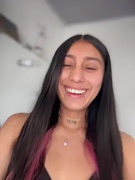 Snapshot of Violeet-Smith chatting on March 21, 2026, 3:16 pm Violeet-Smith online show from March 21, 2026, 3:16 pm