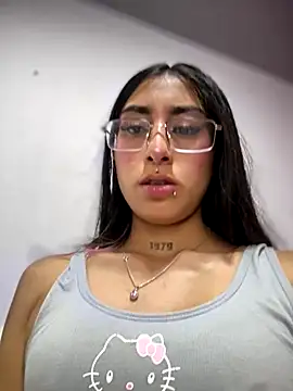 Snapshot of Violeet-Smith chatting on October 24, 2025, 1:32 pm Violeet-Smith online show from October 24, 2025, 1:32 pm