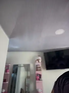 Snapshot of Violeet-Smith chatting on April 12, 2026, 6:22 pm Violeet-Smith online show from April 12, 2026, 6:22 pm