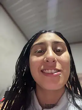 Snapshot of Violeet-Smith chatting on April 3, 2026, 10:49 pm Violeet-Smith online show from April 3, 2026, 10:49 pm