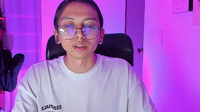 Snapshot of _Astrea_ chatting on February 27, 2026, 12:55 am Astrea online show from February 27, 2026, 12:55 am