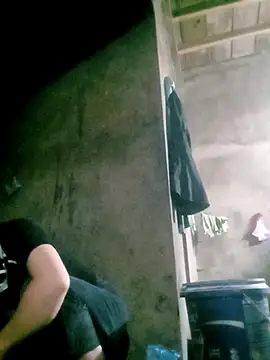 Snapshot of Kati_xx chatting on October 24, 2025, 11:48 pm Kati xx online show from October 24, 2025, 11:48 pm