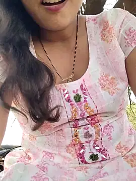 Snapshot of Ankitahot1993 chatting on April 5, 2026, 8:32 am Ankitahot1993 online show from April 5, 2026, 8:32 am