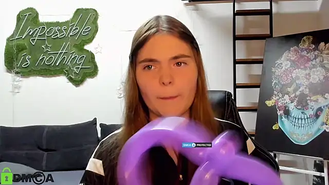 Snapshot of MiraaBloom chatting on April 15, 2026, 1:37 pm MiraaBloom online show from April 15, 2026, 1:37 pm