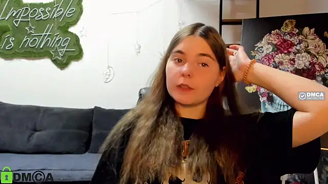 Snapshot of MiraaBloom chatting on March 10, 2026, 2:43 pm MiraaBloom online show from March 10, 2026, 2:43 pm