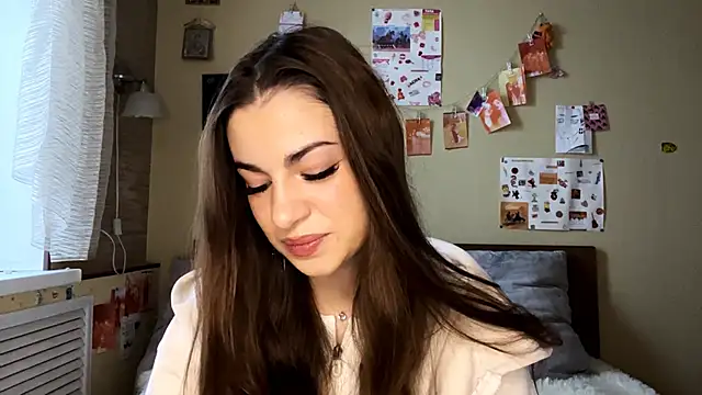 Snapshot of TheRealAnna chatting on October 28, 2025, 10:47 am TheRealAnna online show from October 28, 2025, 10:47 am