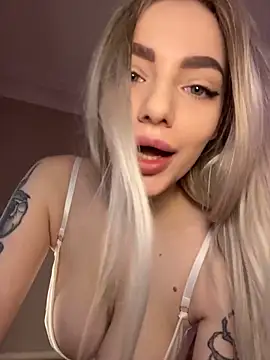 Snapshot of HugeBoobsAlice chatting on March 2, 2026, 5:08 am HugeBoobsAlice online show from March 2, 2026, 5:08 am