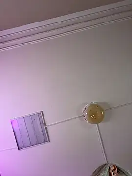 Snapshot of HugeBoobsAlice chatting on March 14, 2026, 5:13 am HugeBoobsAlice online show from March 14, 2026, 5:13 am