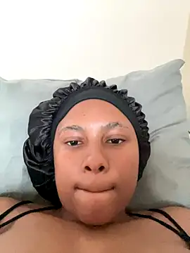 MelaninLeanne online show from November 24, 2025, 4:07 pm