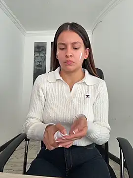 Talia Bonet online show from June 15, 2026, 2:39 pm