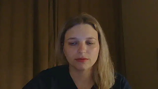 ElisSky301 online show from May 13, 2026, 8:27 pm