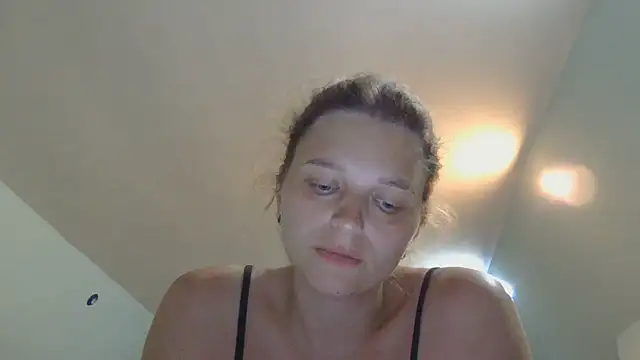ElisSky301 online show from June 21, 2026, 8:36 pm
