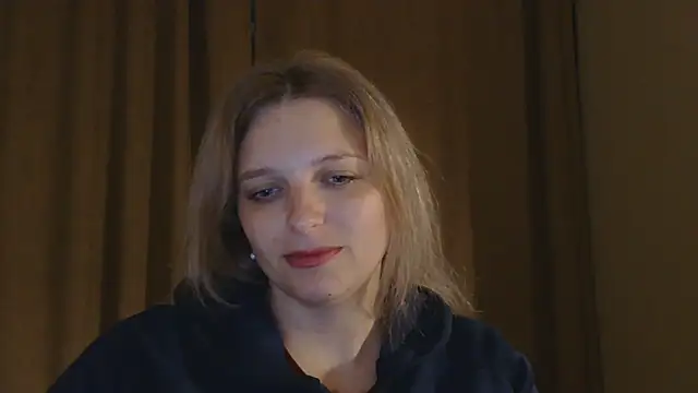 ElisSky301 online show from May 2, 2026, 7:41 pm