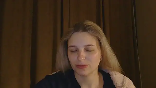 Snapshot of ElisSky301 chatting on January 14, 2026, 8:45 pm ElisSky301 online show from January 14, 2026, 8:45 pm