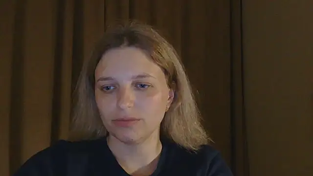 ElisSky301 online show from May 18, 2026, 7:51 pm
