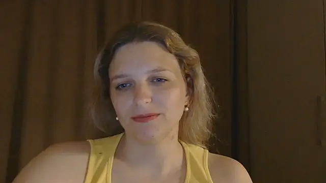 ElisSky301 online show from May 25, 2026, 8:29 pm