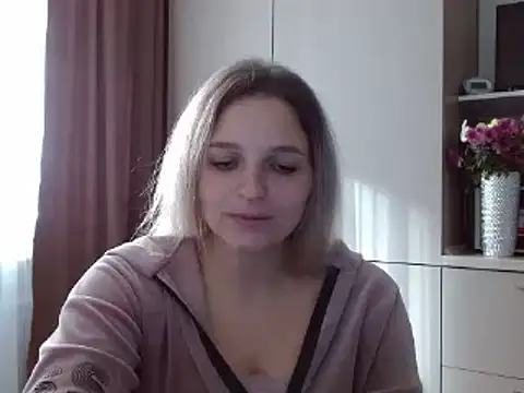 Snapshot of ElisSky301 chatting on November 15, 2025, 11:47 am ElisSky301 online show from November 15, 2025, 11:47 am