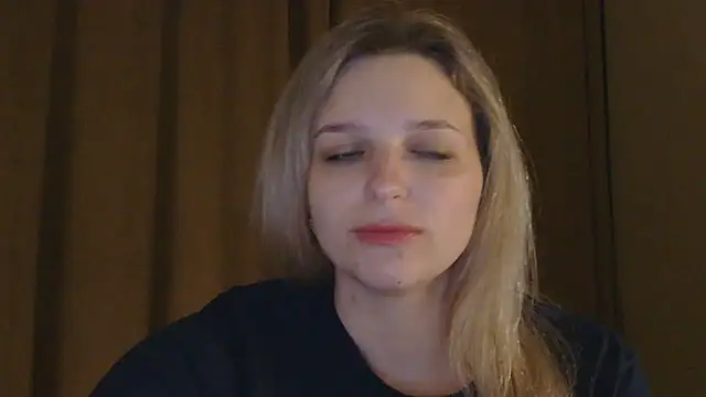 ElisSky301 online show from February 12, 2026, 10:09 pm