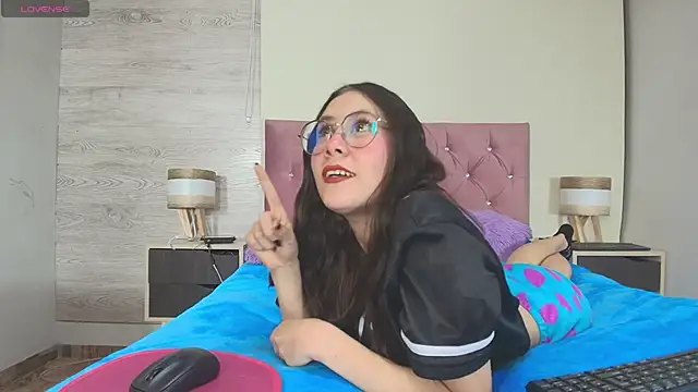 cameron april online show from November 22, 2025, 12:48 pm