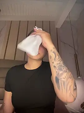 Beella1  online show from November 13, 2025, 11:14 am