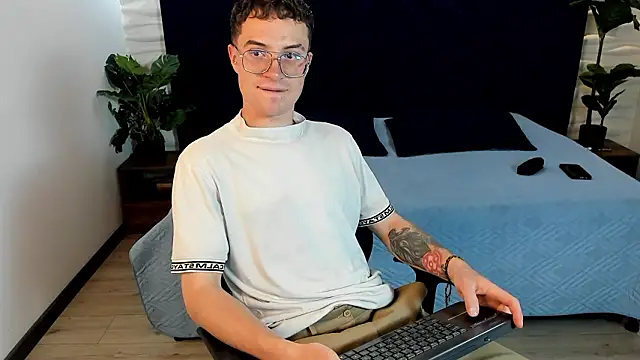 Lil James online show from February 13, 2026, 8:42 pm