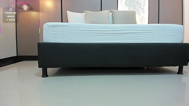 mia collins96 online show from March 28, 2026, 3:07 am