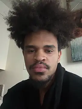 Mrmakeherwet Tez online show from February 5, 2026, 5:42 pm