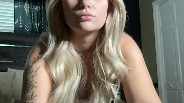 vibewithskye online show from November 2, 2025, 8:58 pm