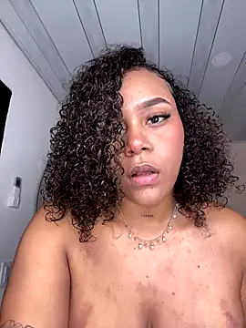 YariRose online show from November 13, 2025, 1:26 pm