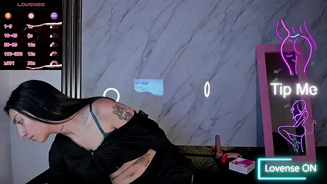 Snapshot of Sasha_Blonde chatting on October 30, 2025, 3:05 am Sasha Blonde online show from October 30, 2025, 3:05 am