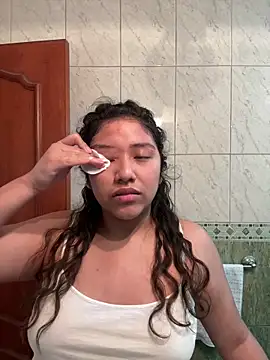 Kmiii21 online show from October 27, 2025, 6:53 pm