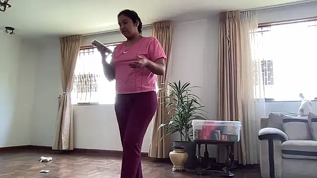 Kmiii21 online show from November 28, 2025, 5:46 pm