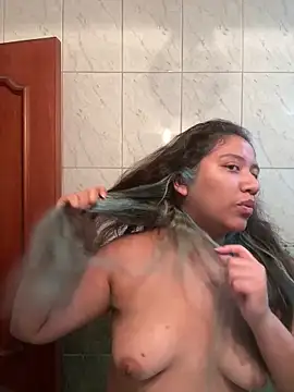 Kmiii21 online show from February 12, 2026, 9:47 pm