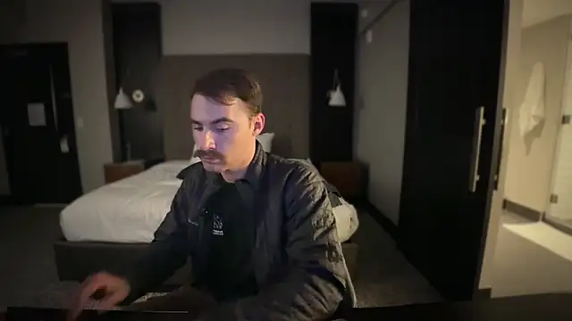 bobbyatx online show from November 11, 2025, 7:25 am