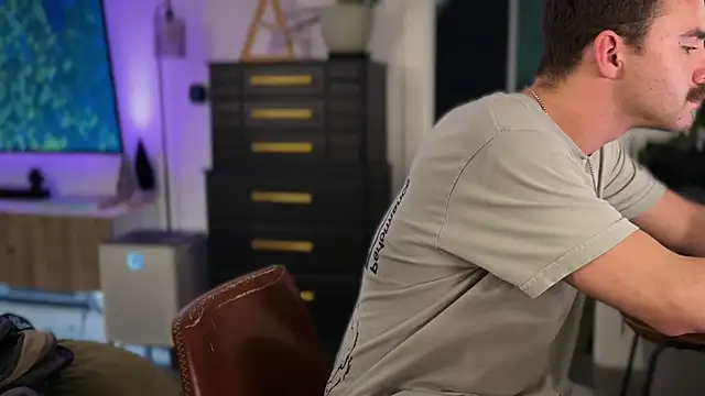 bobbyatx online show from November 19, 2025, 10:37 am