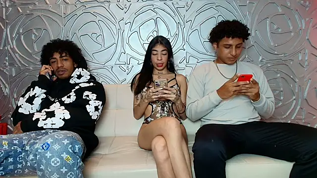 Snapshot of Ruin_Destruction chatting on April 12, 2026, 2:04 am Ruin Destruction online show from April 12, 2026, 2:04 am