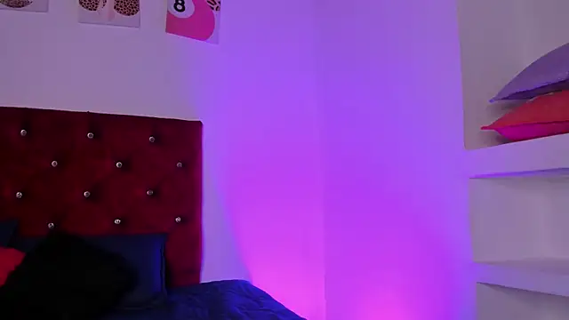 kittymonroe1 online show from July 8, 2026, 5:57 pm