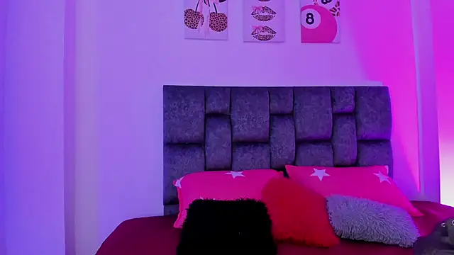 Snapshot of kittymonroe1 chatting on February 13, 2026, 6:08 pm kittymonroe1 online show from February 13, 2026, 6:08 pm