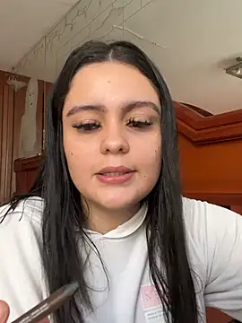 Snapshot of Selena_Roa chatting on May 30, 2026, 10:04 pm Selena Roa online show from May 30, 2026, 10:04 pm